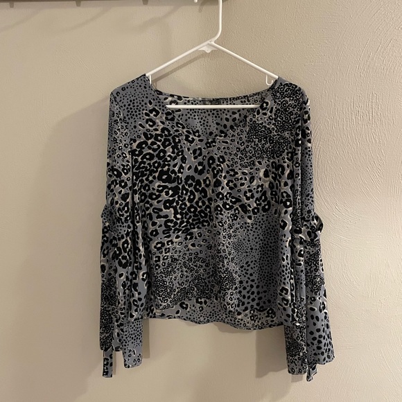 Lily Rose Grey, Black and White Cheetah Print Blouse NWT - Picture 1 of 5
